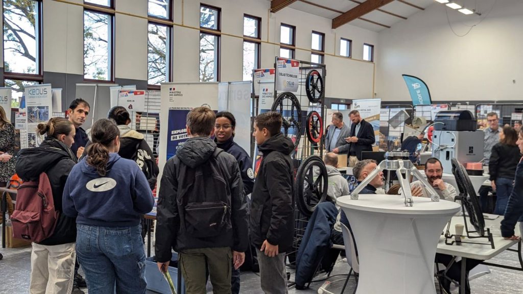 Village des entreprises : la vitrine clé en main. Semaine de l'industrie