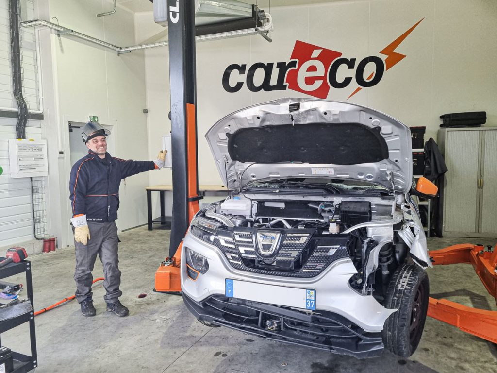 Une casse auto 3.0 qui recycle les batteries électriques