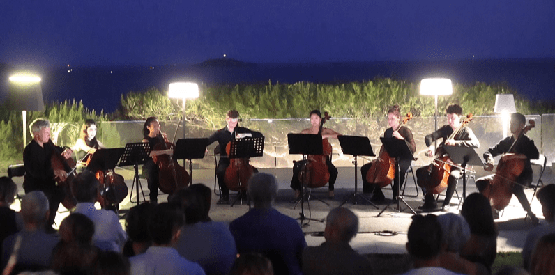 Raphaël Pidoux emmène Cello8 en concert le 2 juillet au Château de Chambord
