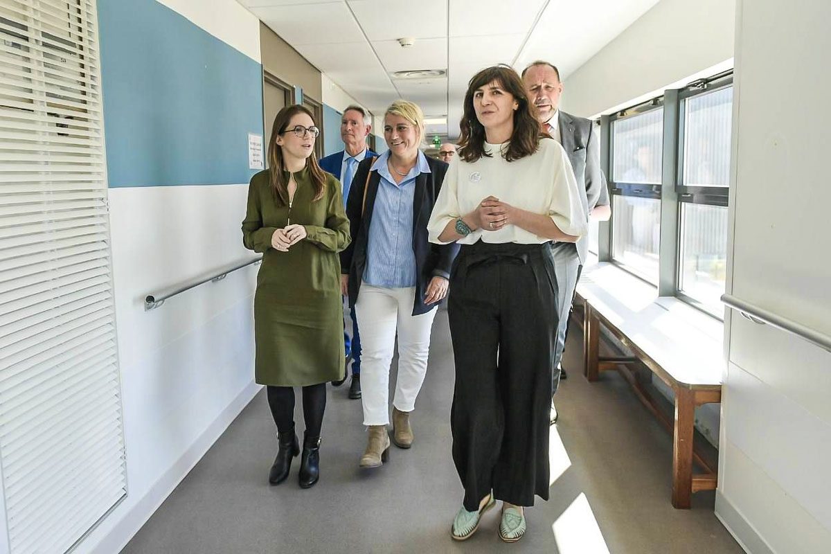 Maison des femmes, droit universel