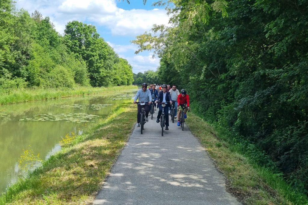 Tous en selle entre le canal du Berry et le Cher canalisé