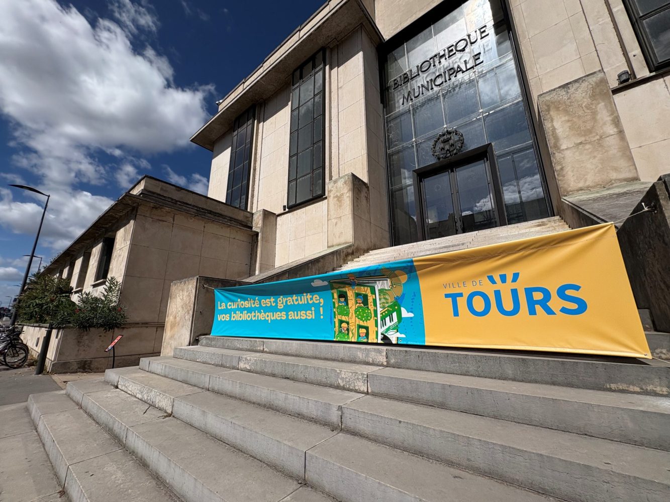 Ville de Tours - Gratuité dans les bibliothèques : les inscriptions explosent