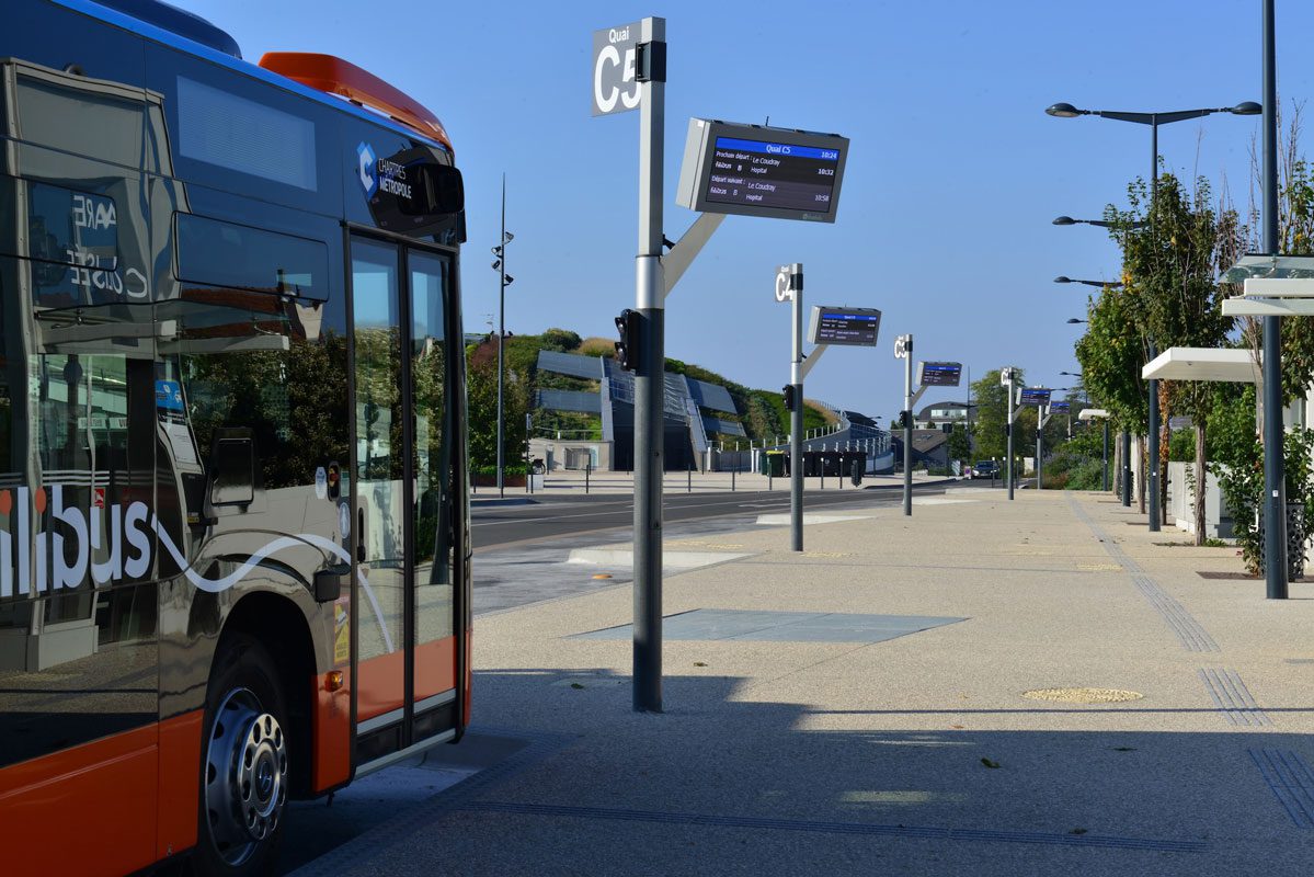 Entre relocalisation industrielle et mobilité durable : BusInfo ancre sa stratégie en Centre-Val de Loire