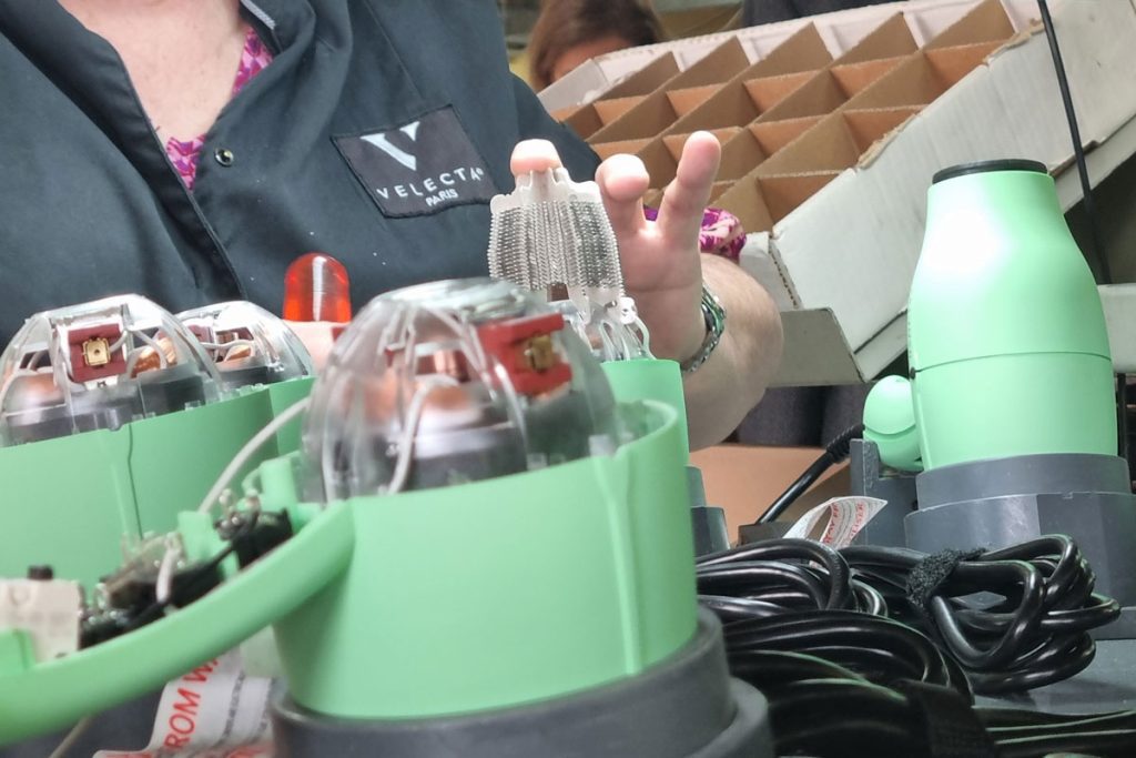 À Romorantin, le dernier sèche-cheveux français reprend son souffle